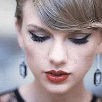 Hi guys follow @TrueJenna because I want to get to know more Swifties