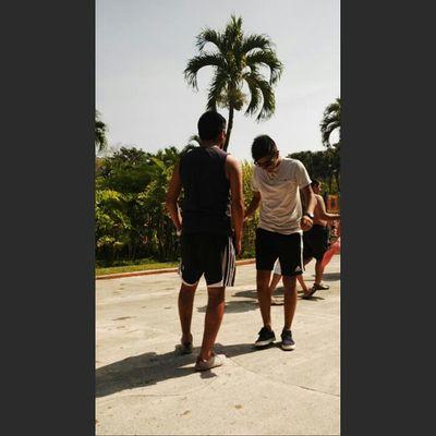Me gusta hacer deporte, juego  FUTSAL ♥
7 de abriL de 96,  Bueno este año sera de metas & cumplir sueños Primero Dios!
