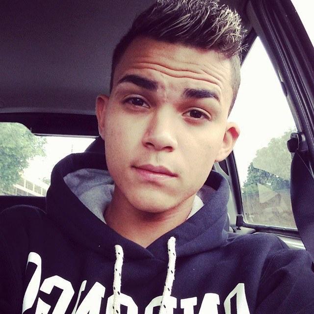 Brasileiro  , 19 aninhos *--* Segue ai (:
