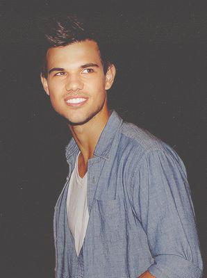 The Twilight saga, and it's cast are literally my life.❤ And Taylor Lautner has the biggest heart in the whole world. Don't even try to argue with me on that.