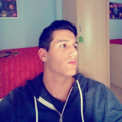 juanlulapuebla's profile picture. Del 98. Deportista, amente de la buena musica y amigo de mis amigos. El que quiera conmigo , el que pueda contra mi.