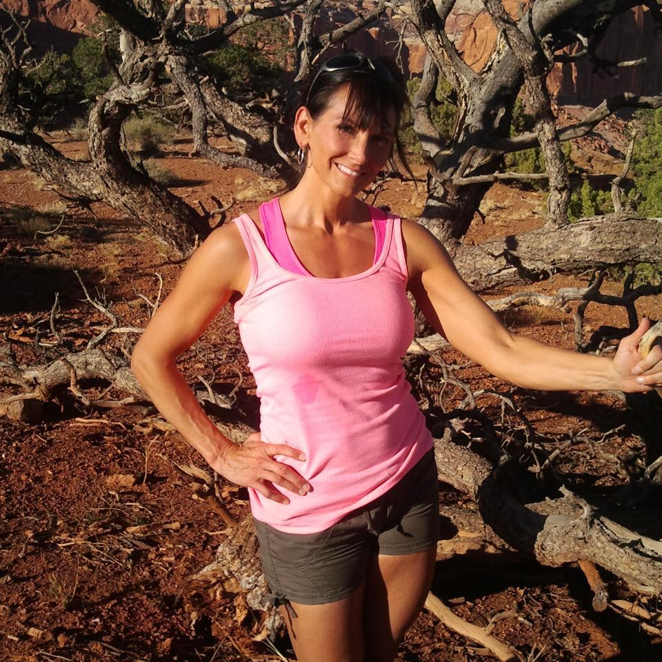 violetdefleur's profile picture. 