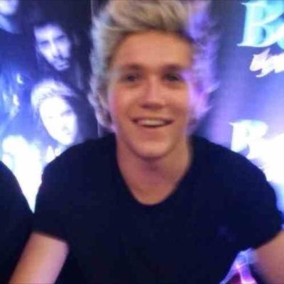 follow @coffeenxrry please, ily