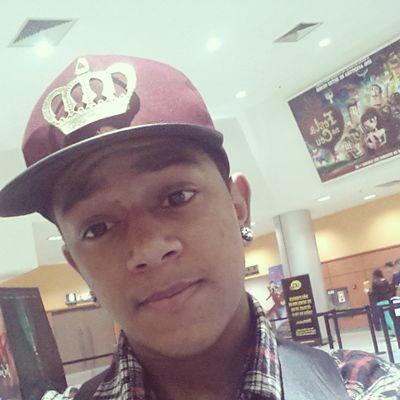 Não sou boa companhia, não gosto de conversar, nem trocar ideias, nem almas.
Charles Bukwoski