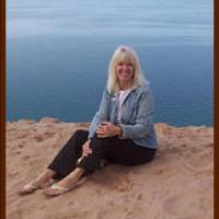 Cynthia Lowrey - @bananamoonpub Twitter Profile Photo