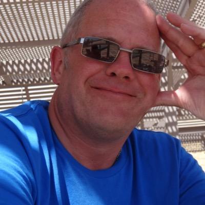 davidcatsmiller's profile picture. 