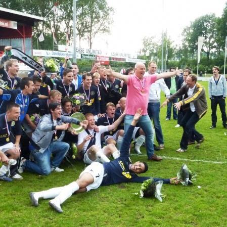 Team manager ASWH 2. Voetbal liefhebber, voetbal verslagenmaker en -statisticus