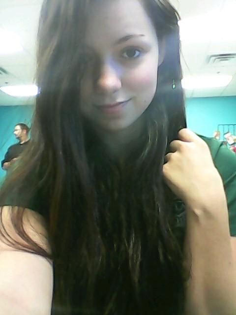 Sapphire8336's profile picture. Permanently trying to find new ways to get free food. Got a idiot and proud of it.