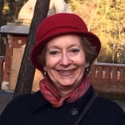 jellythecat's profile picture. Volunteer adviser, singer, knitter.