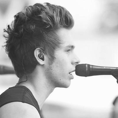 free follow from @HESLOVEAFI :) it would mean the world if you followed me there