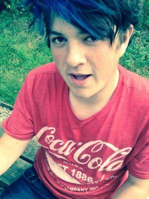 green day,nirvana,foo fighters,rhcp, blink 182,sum41 
 and Leeds united follow me and i will follow back