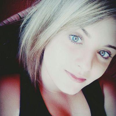 Na boa tenho cara de quem faz um bio legal ? nao . entao flw