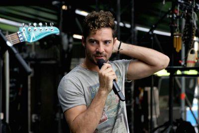 Twitter dedicado a David Bisbal Ferre. Luchando por su sueño, que es el nuestro, desde sus comienzos más remotos. Si crees en algo, hazlo.