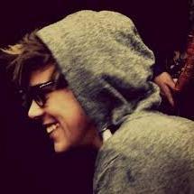 don't follow this account bby pls follow me back on @BITCHINIRWIN