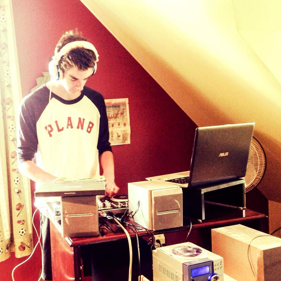DJ producer, mixer , track coming !