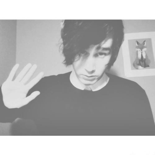ignore this ugly ass layout but this is a free follow from @danisnotontop so u can follow back if ur feelin nice
