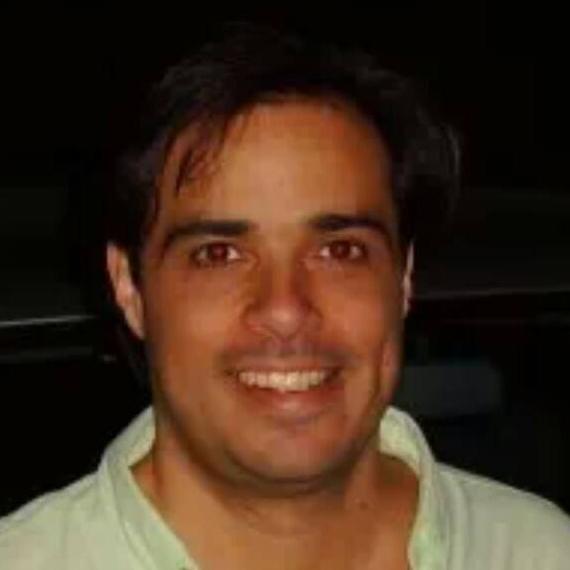 mimostalker's profile picture. Teatrero ríete hasta de ti mismo...