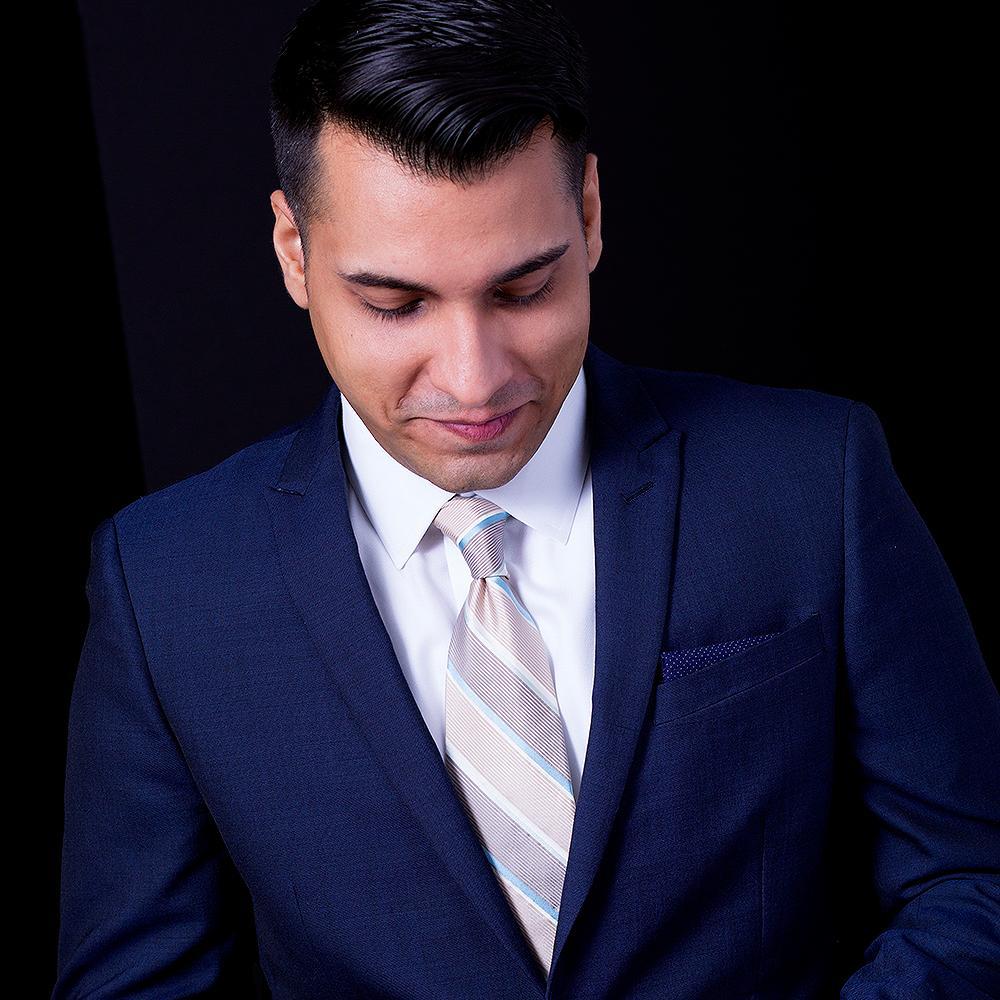 Associate Real Estate Broker specializing in luxury residential sales in Scarsdale & the surrounding towns and villages.