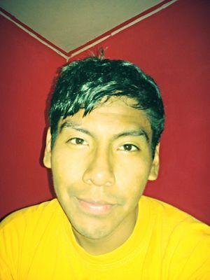 Estudiante de Medicina Humana- Amiguero alegre y honesto- Adoro la musica y el deporte,la verdad