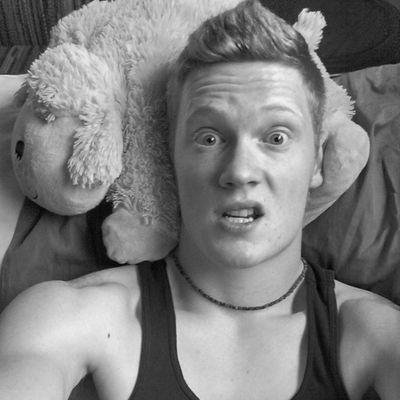17 years old, snowboard, motocross, hunt, guitar, #metalhead. snapchat me! hunter.swaggs