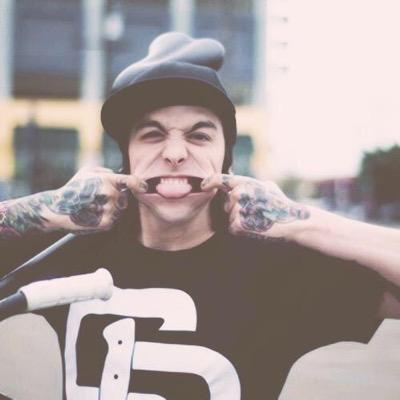 follow @staingIasseyes