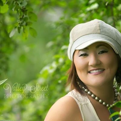 Seoul Salon owner, Nicole Johnson, has been in the salon industry since 2001. 
Every client visit starts with a tailor made consultation and service.