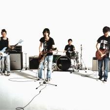 Bump Of Chicken Bot On Twitter メンバー全員が同じ佐倉市立臼井西中学校へ進学し 全員がバスケットボール 部に所属していたが万年補欠だったため よく 体育館倉庫を真っ暗にして閉じこもる遊び 暗闇ごっこ をするなどして親交を深めた