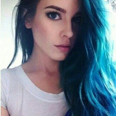 La reina del cementerio. 
Fake fake fake.