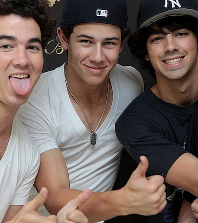 JonasSexTalk's profile picture. So this is a jb fansite, here we can talk about ANYTHING jonas ;) we'll also play games like wyr, wwyd,q&a, and anything else, do follow :D