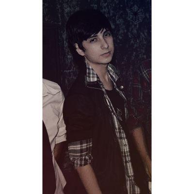 19 anos, guitarrista, estudante e futuro advogado