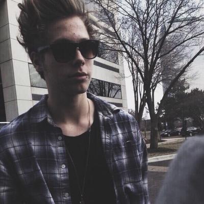 free follow from @rvsamgc ❤️ ask for a followback ❤️