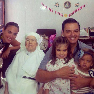 Presidente de la Accion Católica de Venezuela, servidor del Movimiento de Espiritualidad Matrimonial, padre, esposo y amante de mi país Venezuela!!!