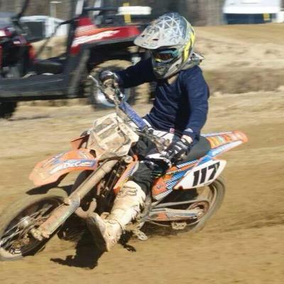 my name is trace reuschling and i like to race motorcross. sponsers: #brewercycles