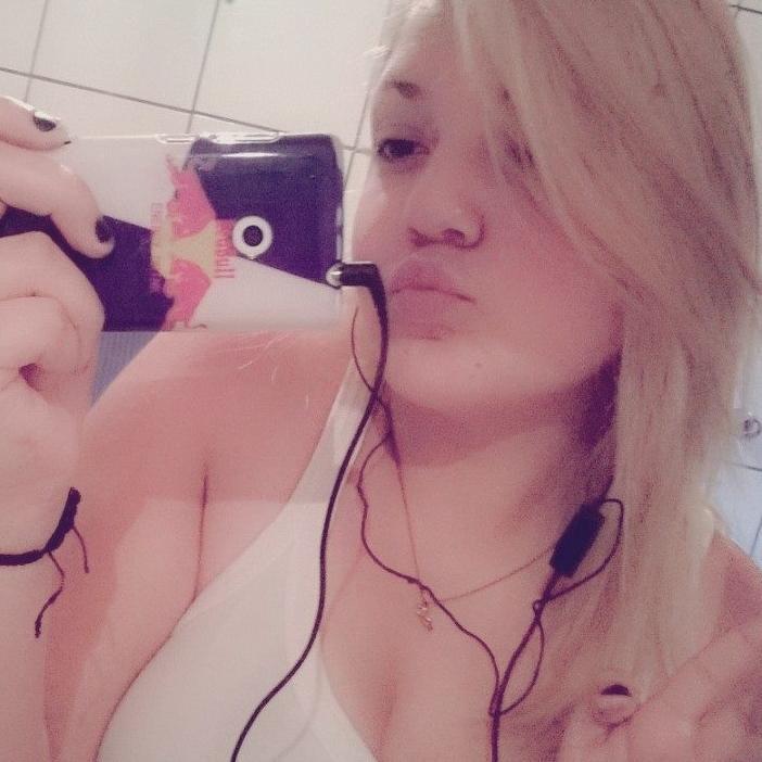 vitorianaide5's profile picture. 