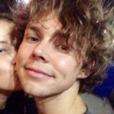 low quality 5sos pics :-)