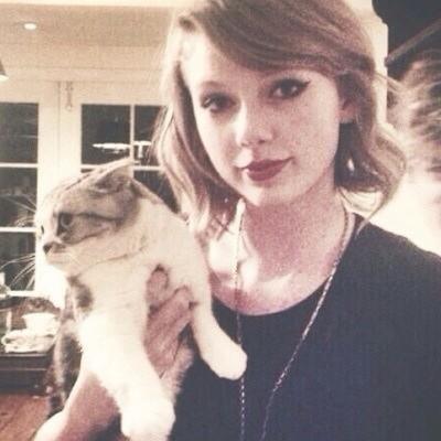 Im just another wided eyed girl whos despartely in love with you