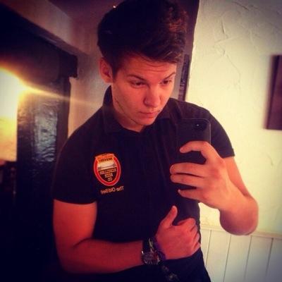 HenryConor's profile picture. Currently in Australia.. back in 5