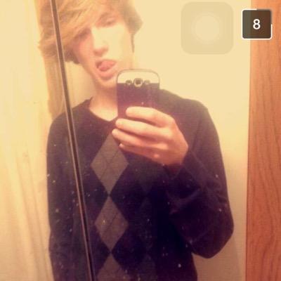 RyanWoodsmall's profile picture. Geosoqnwudiwnqgwu