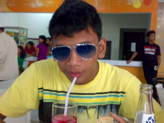 Love someone, it's a wonderfull at my live, cause she is can be my future