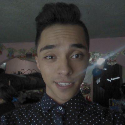 La gente enseña para ocultar su ignorancia, lo mismo que sonríe para ocultar sus lágrimas.