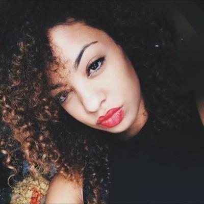 #pretty #lightskin #thick Follow Me & I Will Follow You Back✌️