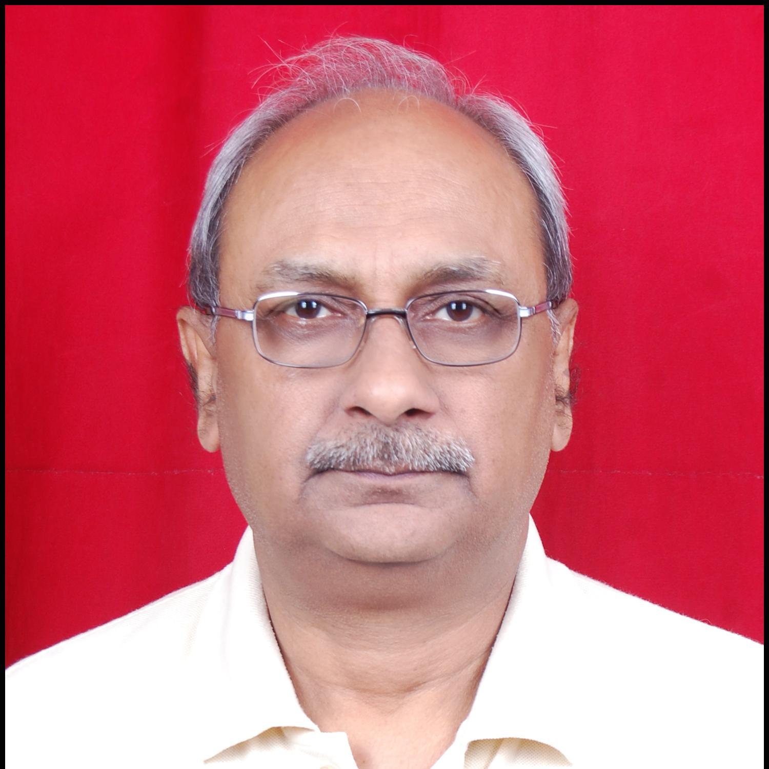 Over 3 decades experience of mineral exploration, administration and management.