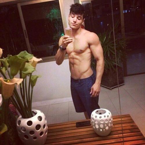 TheHealthyRyan's profile picture. Sharing the hottest bodys, cars, and gym tips with the world.