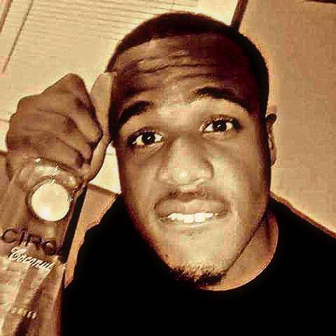 Just a guy who does things!!!.....O.V.W reppin @Alldawaydre Go follow my breh #TeamFollowBack of course!!! I Wrecked my AAU team Wit Ratchetness!!!