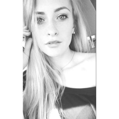 nicoleerin5's profile picture. she should change her twitter to party gets her wetter