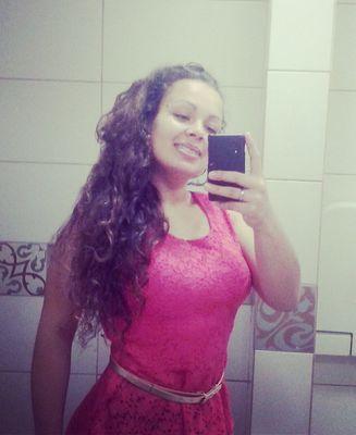 Guerreira, e aquela mina ,que chora todas as noites, mas passa o dia com a porra do sorriso no rosto
