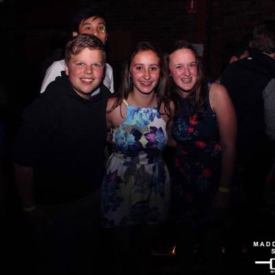 i lovw cricket and banter basically