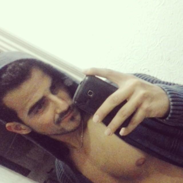 É preciso amar as pessoas como se não houvesse amanhã..//_