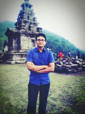 ku lahir tuk bahagiakan yang telah membahagiakan ku...