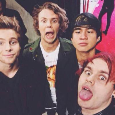 updates on 5sos regularly so follow and turn on notifs!

✼Callie ✼ Brandy ✼ Erika ✼ Sophie ✼ Amy ✼ Sara ✼